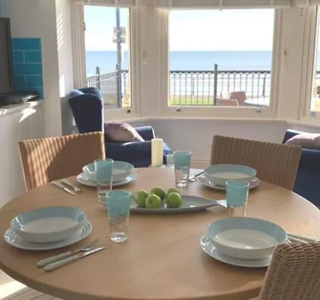 12, The Moorings - Ground Floor, Accessible Shower, 1 Minute To - Sea View Holiday home