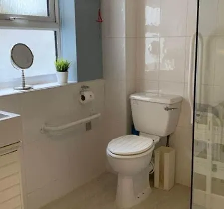 Holiday home 12, The Moorings - Ground Floor, Accessible Shower, 1 Minute To - Sea View