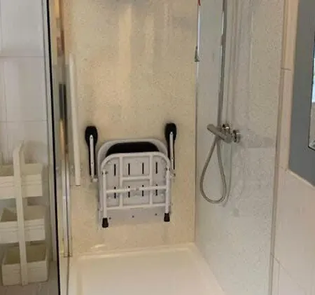 Holiday home 12, The Moorings - Ground Floor, Accessible Shower, 1 Minute To - Sea View *