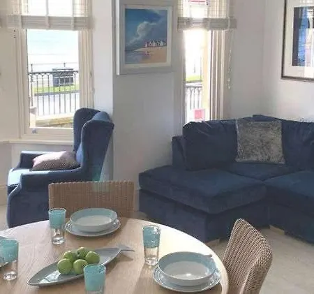 Holiday home 12, The Moorings - Ground Floor, Accessible Shower, 1 Minute To - Sea View *
