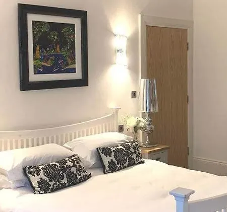 12, The Moorings - Ground Floor, Accessible Shower, 1 Minute To - Sea View Filey