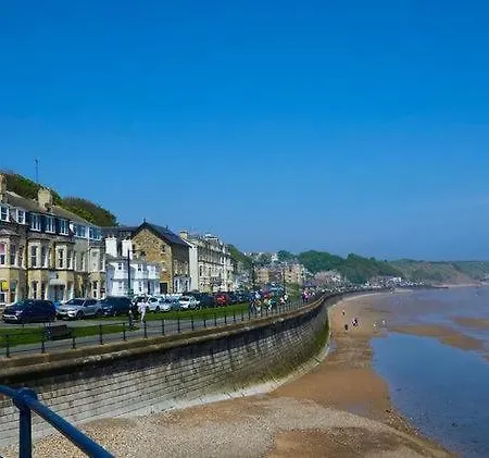 12, The Moorings - Ground Floor, Accessible Shower, 1 Minute To - Sea View *